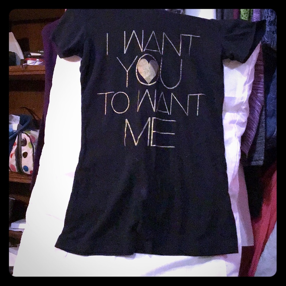Black quote tee